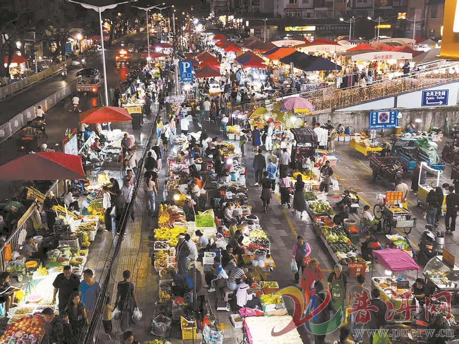 思茅五一“潮汐”夜市吸引市民和游客打卡